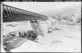 Sustitución del puente metálico sobre el río Zújar, en el km 308,089 de la línea de Madrid a Bada...