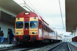 Electrotrenes serie 444, construidos por Construcciones y Auxiliar de Ferrocarriles (CAF) y Mater...