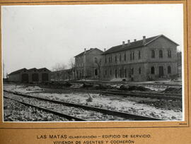 Edificio de servicio, vivienda de agentes y cocherón en la estación de clasificación Las Matas