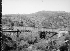 Puente del río Tamujar (Despeñaperros) Situado en el km 269,728 de la línea Alcázar-Manzanares-Có...