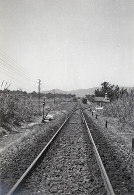 Entrada estación de Secuita y Perafort de la línea de Madrid-Atocha a Barcelona-Término (vía Caspe)