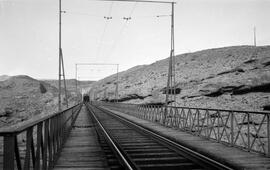 Viaducto metálico sobre la rambla del río Andarax de la línea de Linares a Almería, de 10 tramos ...