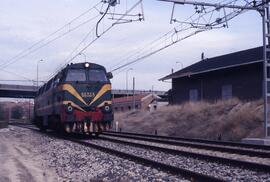 Locomotoras diésel - eléctricas de la serie 333 - 001 a 093 de RENFE, fabricadas por MACOSA entre...