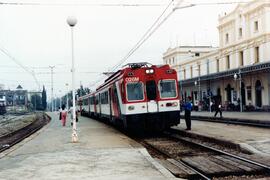 Unidades eléctricas serie 440 construidas por Construcciones y Auxiliar de Ferrocarriles (CAF), W...