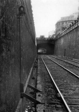 Señal de retroceso en la estación de Barcelona-Paseo de Gracia de la línea de Barcelona-Término a...