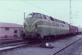 Locomotora diésel hidromecánica 340 - 007 - 4 de la serie 340 - 001 a 032 de RENFE, ex. 4007 de l...