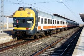 Electrotrenes de la serie 432 de RENFE, ex WMD 511 a 530, fabricada por CAF y MACOSA entre 1971 y...