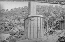 Puente del arroyo Benalija III en el km 142,254 de la línea de Mérida a Sevilla (Los Rosales), en...