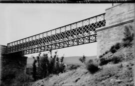 Puente Campiel en el km 251,152 de la línea Madrid- Barcelona. Puente antiguo sobre el río Jalón