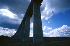 Viaducto en la línea del AVE Madrid-Sevilla