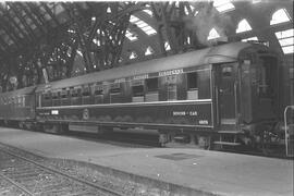 Coche restaurante 4239 de la Compañía Internacional Wagons Lits formando parte de una composición...