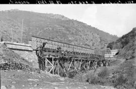 Puente del río Tamujar (Despeñaperros). Situado en el km 269,730 de la línea Alcázar-Manzanares-C...