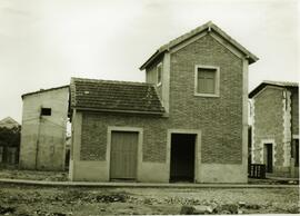 Caseta para el transformador en el depósito de Cajo en la línea de Venta de Baños a Santander