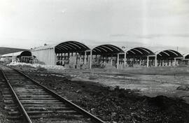 Vista del nuevo depósito para automotores de la estación de clasificación de Cerro Negro de la lí...