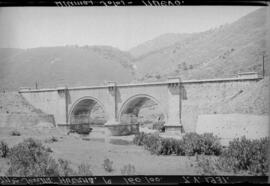 Puente de Huéznar I en el km 160,100 de la línea de Mérida a Sevilla, situado dentro del término ...