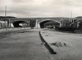 Vista de la entrada y avenida de acceso a la estación de Orense - Empalme