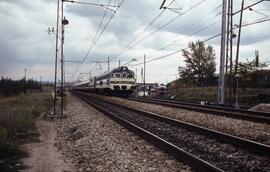 Locomotoras diésel hidráulicas de la serie 354 - 001 a 008 de RENFE, ex. 4000 T, fabricadas por K...
