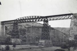 Puente metálico sobre el río Múrtigas de la Compañía del Ferrocarril de Zafra a Huelva