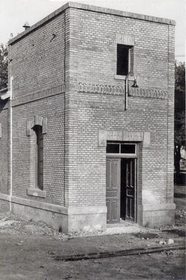 Edificio de puesto de transformación de la estación de Casetas (Zaragoza)