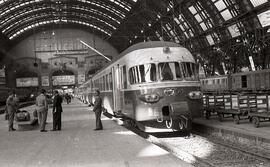 Trans Europ Express (TEE), tren expreso de 1ª clase conocido como "TICINO", que desde s...