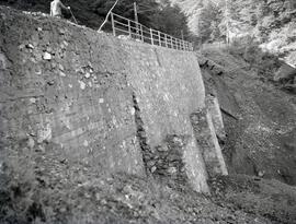 Viaducto de La Regerona, en el km 67,779 de la línea de León a Gijón, dentro del término municipa...