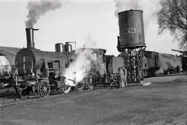 Locomotoras de vapor detenidas en la estación de Moreda, situada en el municipio granadino de Mor...