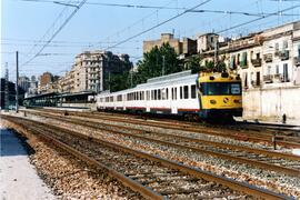 Unidades eléctricas serie 435 construidas por la Sociedad Española de Construcción Naval (SECN) y...