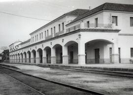 TÍTULO DEL ÁLBUM: Estación de Valencia de Alcántara: nuevo edificio de viajeros / 1ª División Téc...