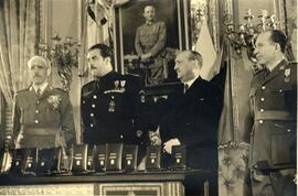 Imposiciones de condecoraciones de medallas al Trabajo a ferroviarios
