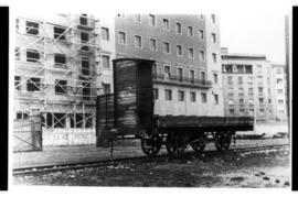 Vagón abierto en la estación de Pamplona del Ferrocarril eléctrico de Pamplona a Aoiz y Sangüesa,...