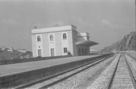 Estación de Luarca de la línea de vía estrecha de Ferrol a Gijón