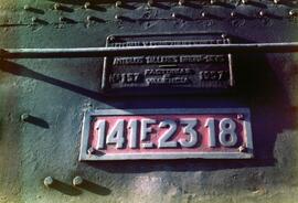 Placas de matriculación y de fabricación de la locomotora de vapor 141 F - 2318 de RENFE (serie 1...