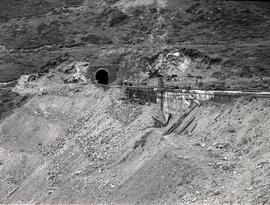 Puente o viaducto de Matarredonda y túnel del Canto de los Galanes, situados en los km 62,039 y 6...