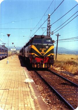 Locomotora de línea serie 333 - 066 - 9