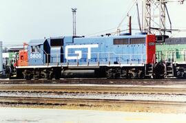 Vista de la locomotora GT-5800 (GP38AC), apartada en Cicero, Illinois