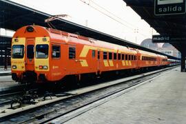 Electrotrenes serie 444, construidos por Construcciones y Auxiliar de Ferrocarriles (CAF) y Mater...