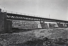 Reconstrucción del puente sobre el río Llobregat, en el pk. 73,984 de la línea de Tarragona a Bar...