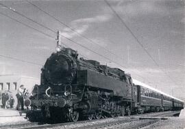 Tren especial de viajeros de la Asociación Zaragozana de Amigos del Ferrocarril y Tranvías (AZAFT).