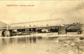 Puente metálico sobre el río Aragón, y estación de Sangüesa de la línea de Pamplona a Aoiz y Sang...