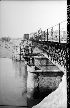 Puente metálico sobre el Río Tinto, situado en el km 80,413 de la línea de Sevilla a Huelva, dent...