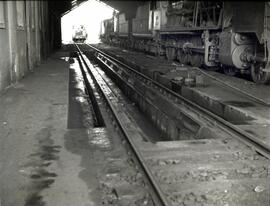 Depósito de vapor y tracción eléctrica de la estación de Miranda de Ebro de la línea de Madrid a ...