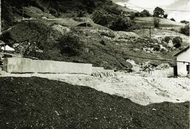Muro para la contención del desprendimiento por el río San Martino en la línea de León a Gijón