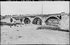 Sustitución de puentes metálicos.  Línea Madrid a Badajoz, km 189,182. Puente sobre el río Guadalmez