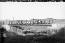 Puente metálico sobre el río Tamujar. Situado en el km 265,135 de la línea Alcázar-Manzanares-Cór...