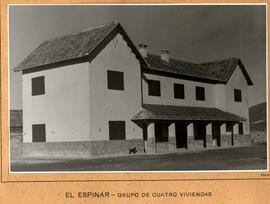 Grupo de cuatro viviendas en El Espinar