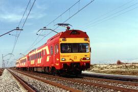 Electrotrenes serie 444, construidos por Construcciones y Auxiliar de Ferrocarriles (CAF) y Mater...