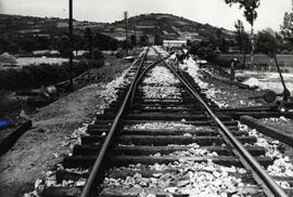 Vista del cambio de vía a la entrada del apartadero del km 356,574 de la línea de Palencia a La C...