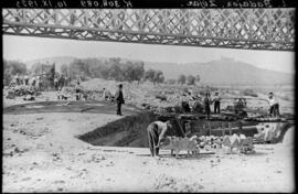 Sustitución del puente metálico sobre el río Zújar, en el km 308,089 de la línea de Madrid a Bada...