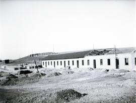 Construcción del nuevo depósito de automotores de la estación de Madrid - Cerro Negro de la línea...