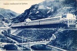 Vista general lateral de la estación internacional de Canfranc